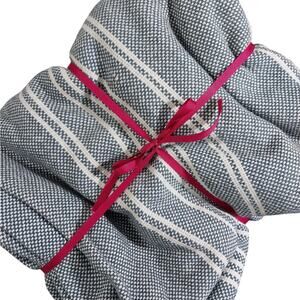 THRESHOLD! BLUE & WHITE TEXTURED WEAVE 100% COTTON TABLECLOTH/LIGHT BLANKET!